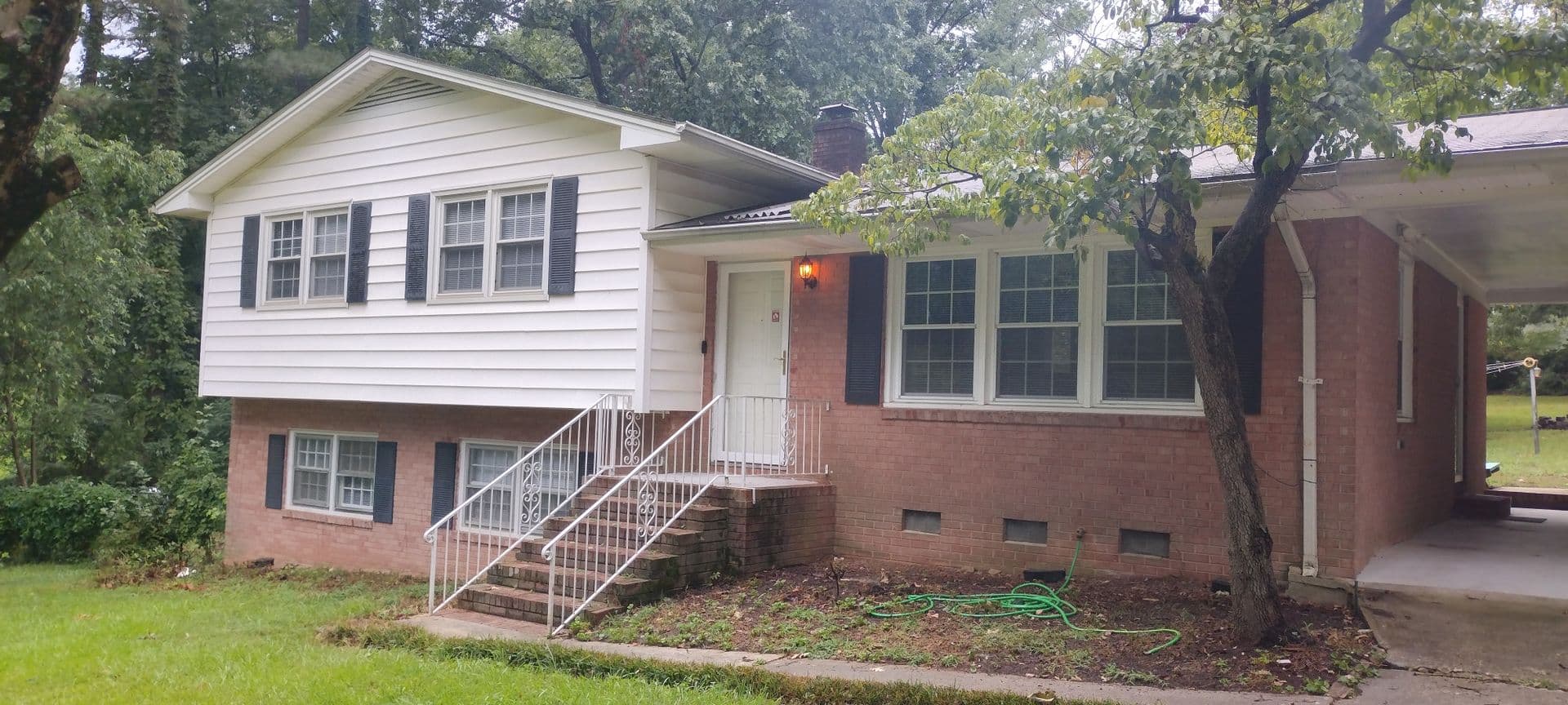 Raleigh House: 1809 Pinedale Dr