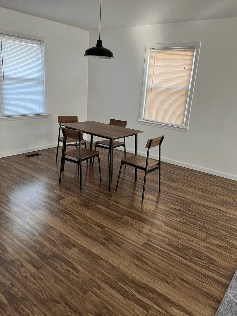 Raleigh House: 3812 Oak Park Rd