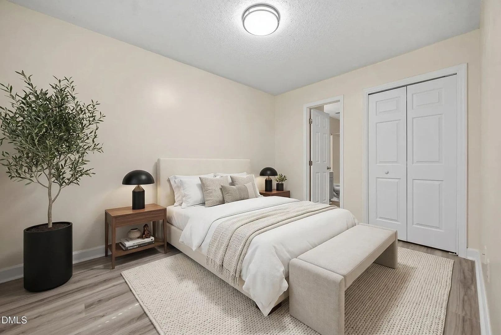 Raleigh House: 1627 Oakland Hills Way