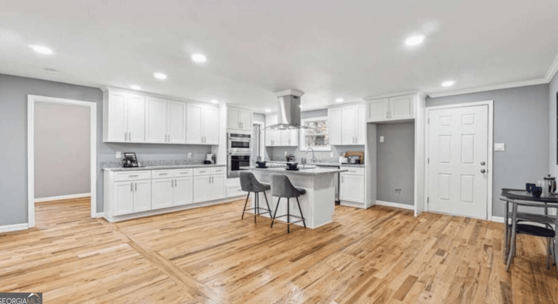 College Park House: 3482 Atlanta St
