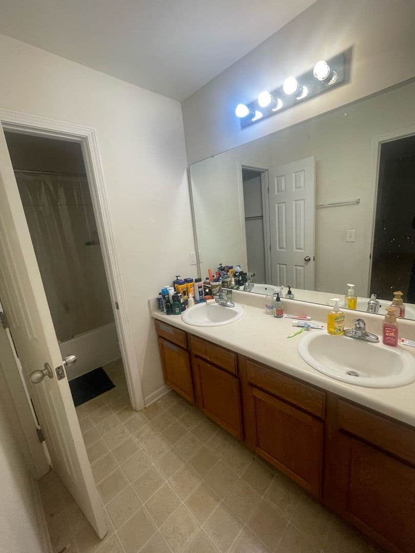Durham House: 3301 Genlee Dr