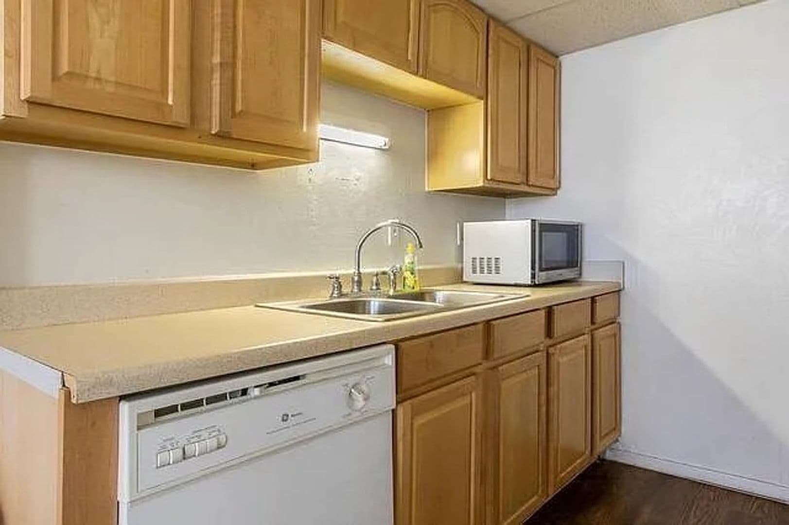 Austin House: 1800 Lavaca St