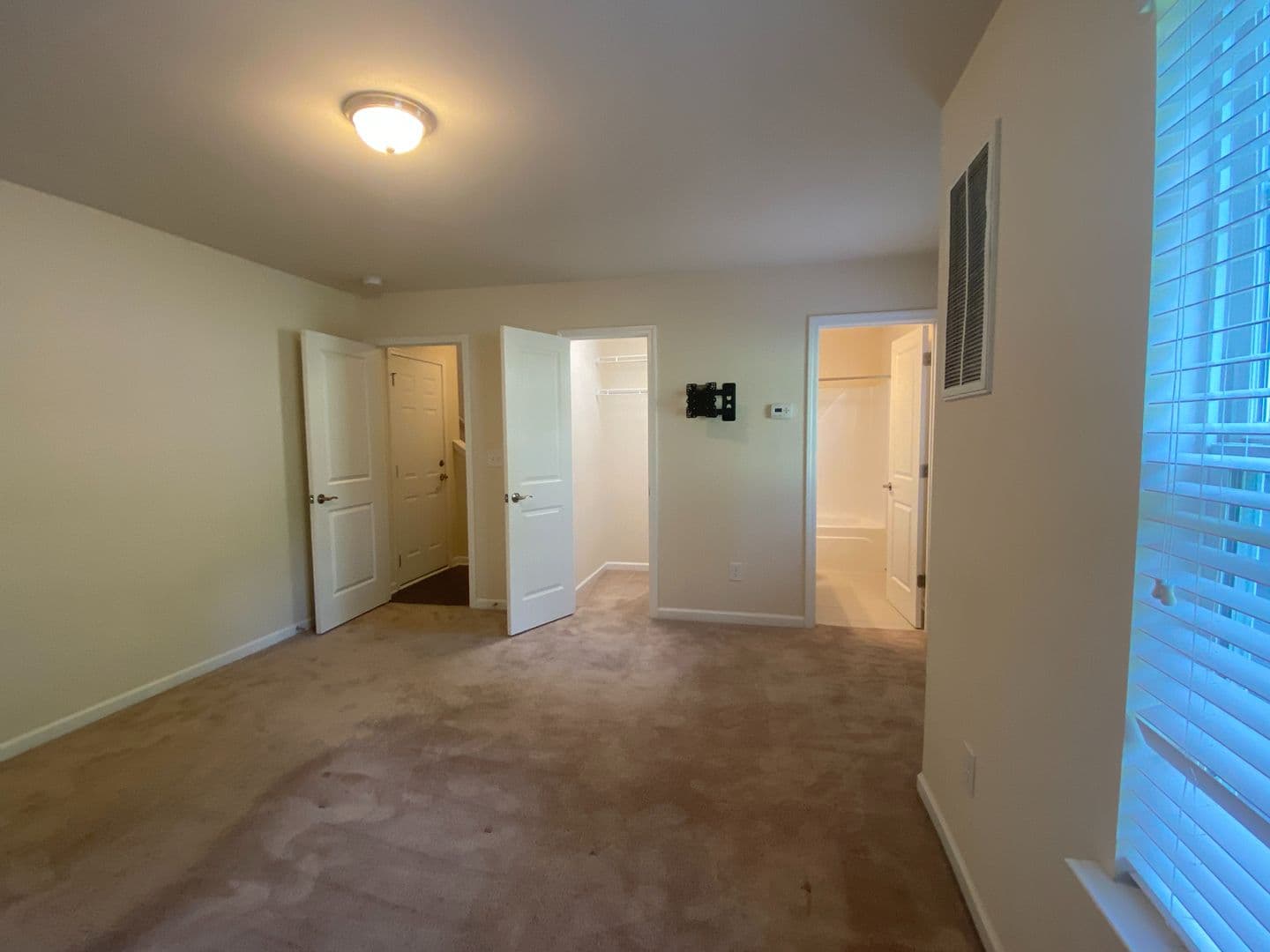 Charlotte House: 8517 Sharonbrook Dr