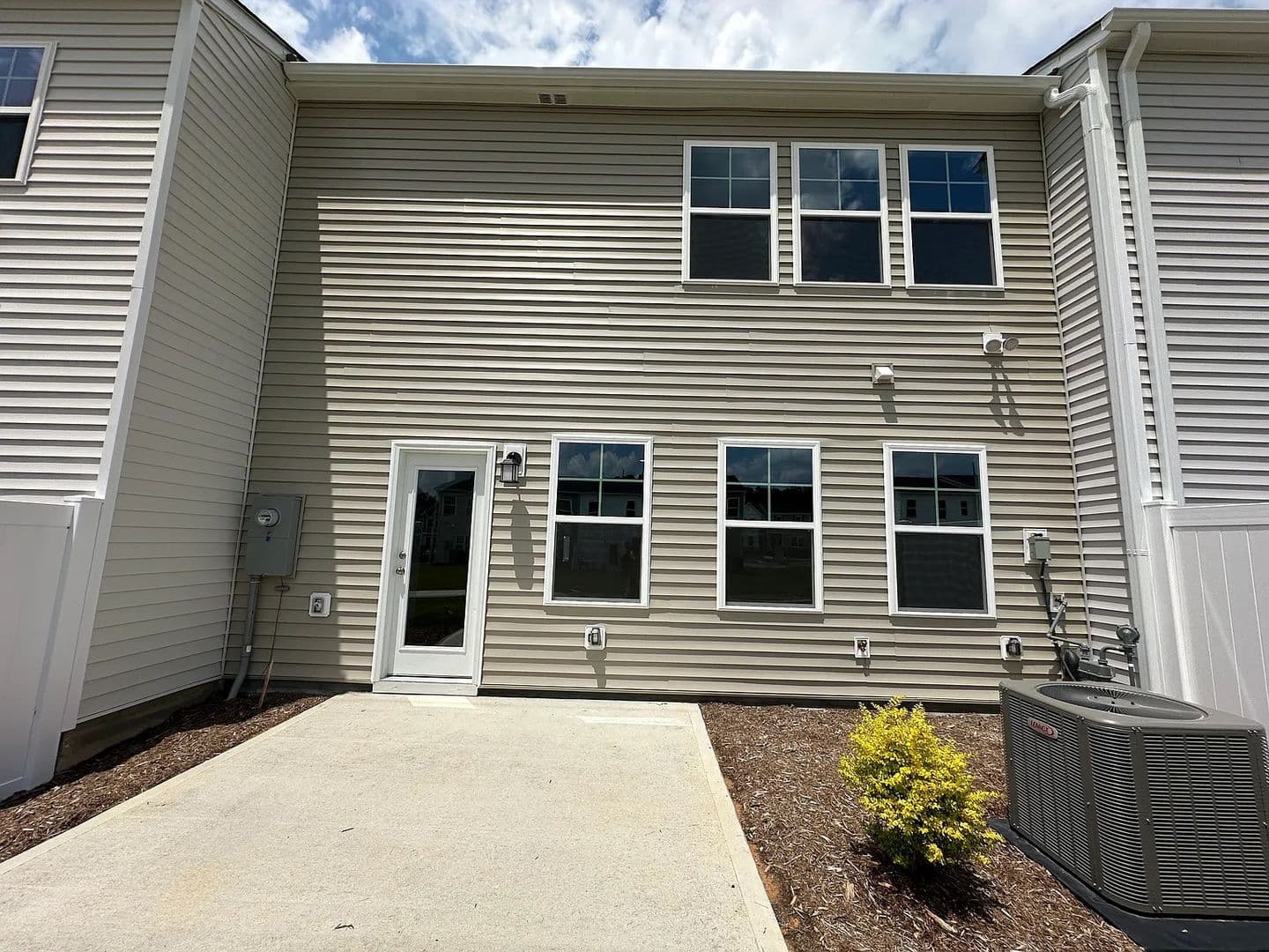 Raleigh House: 5024 Arkrose Dr