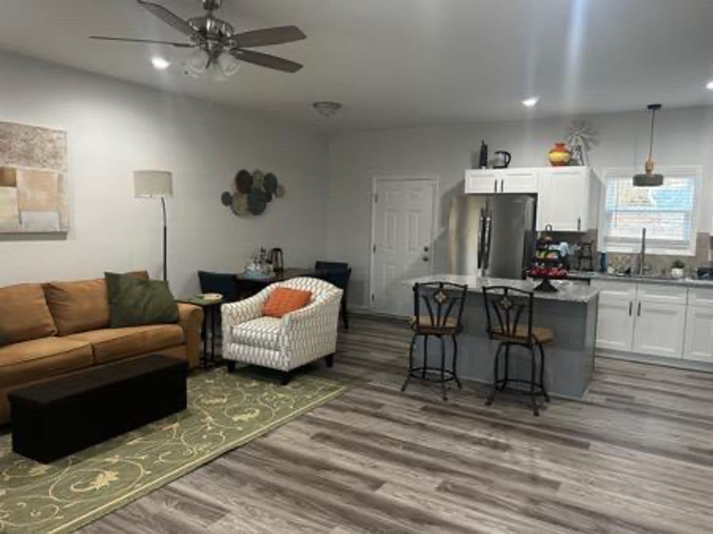 Durham House: 2801 Dearborn Dr