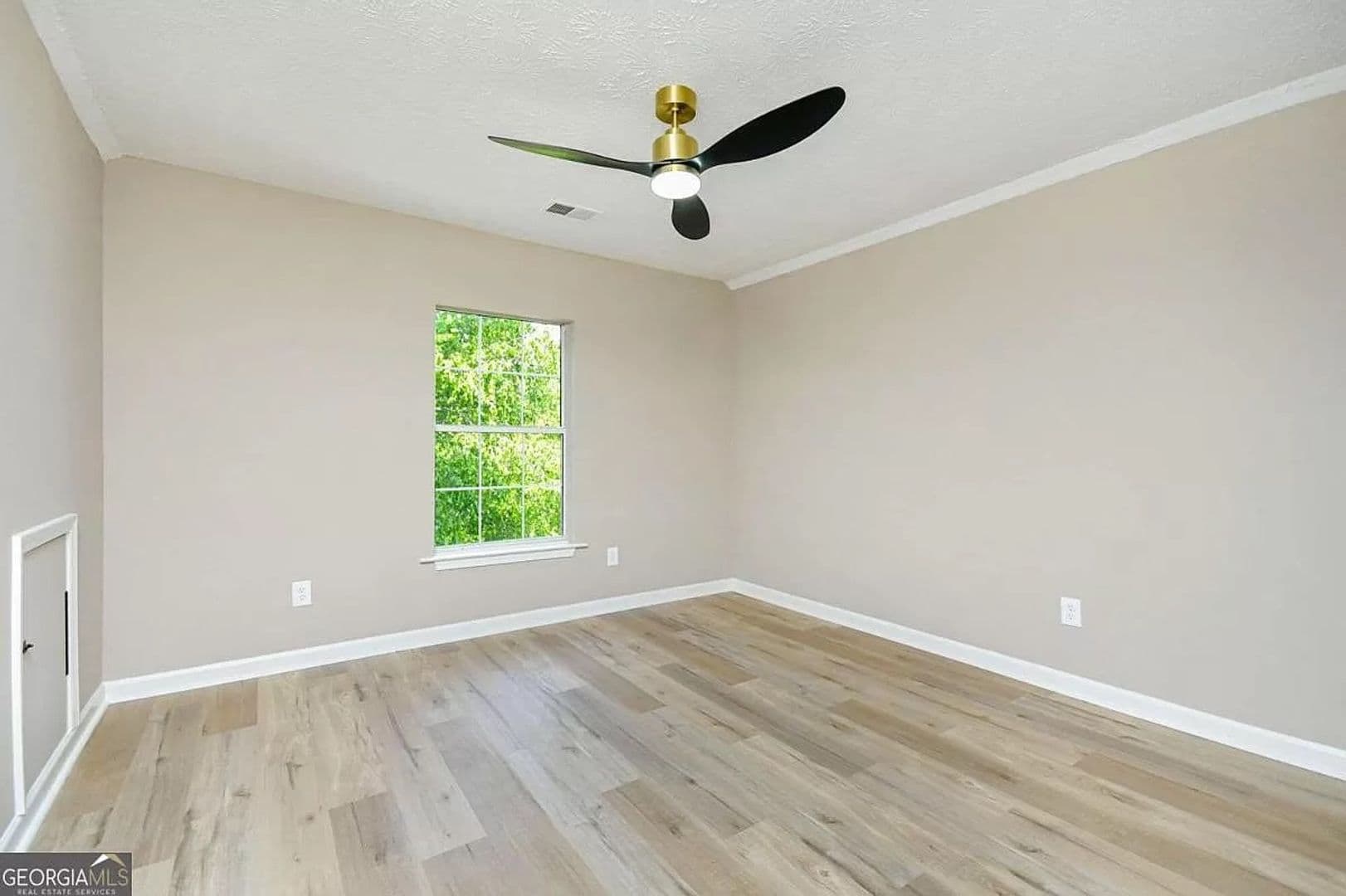 Decatur House: 3840 Brown Dr