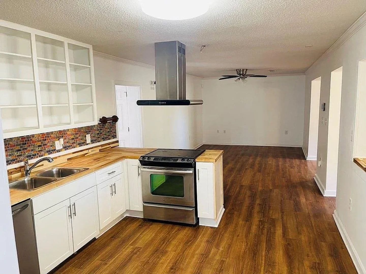 McDonough House: 1033 GA-155 N