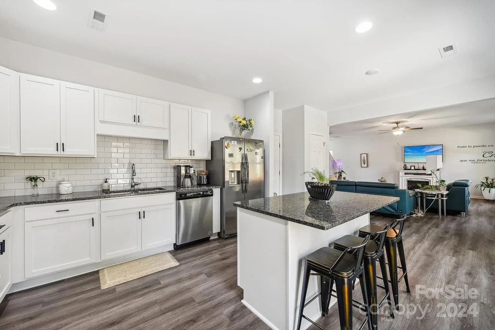 Charlotte House: 7608 Denbur Dr
