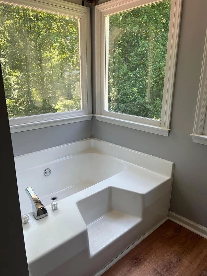 Charlotte House: 1307 Newfoundland Ct