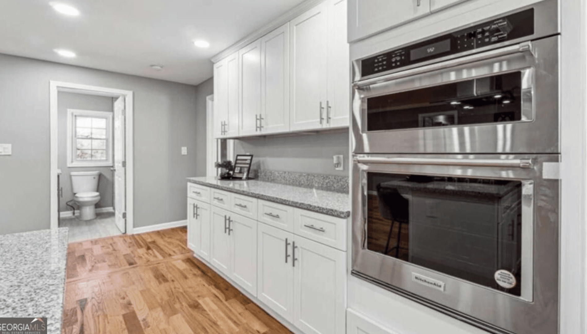 College Park House: 3482 Atlanta St