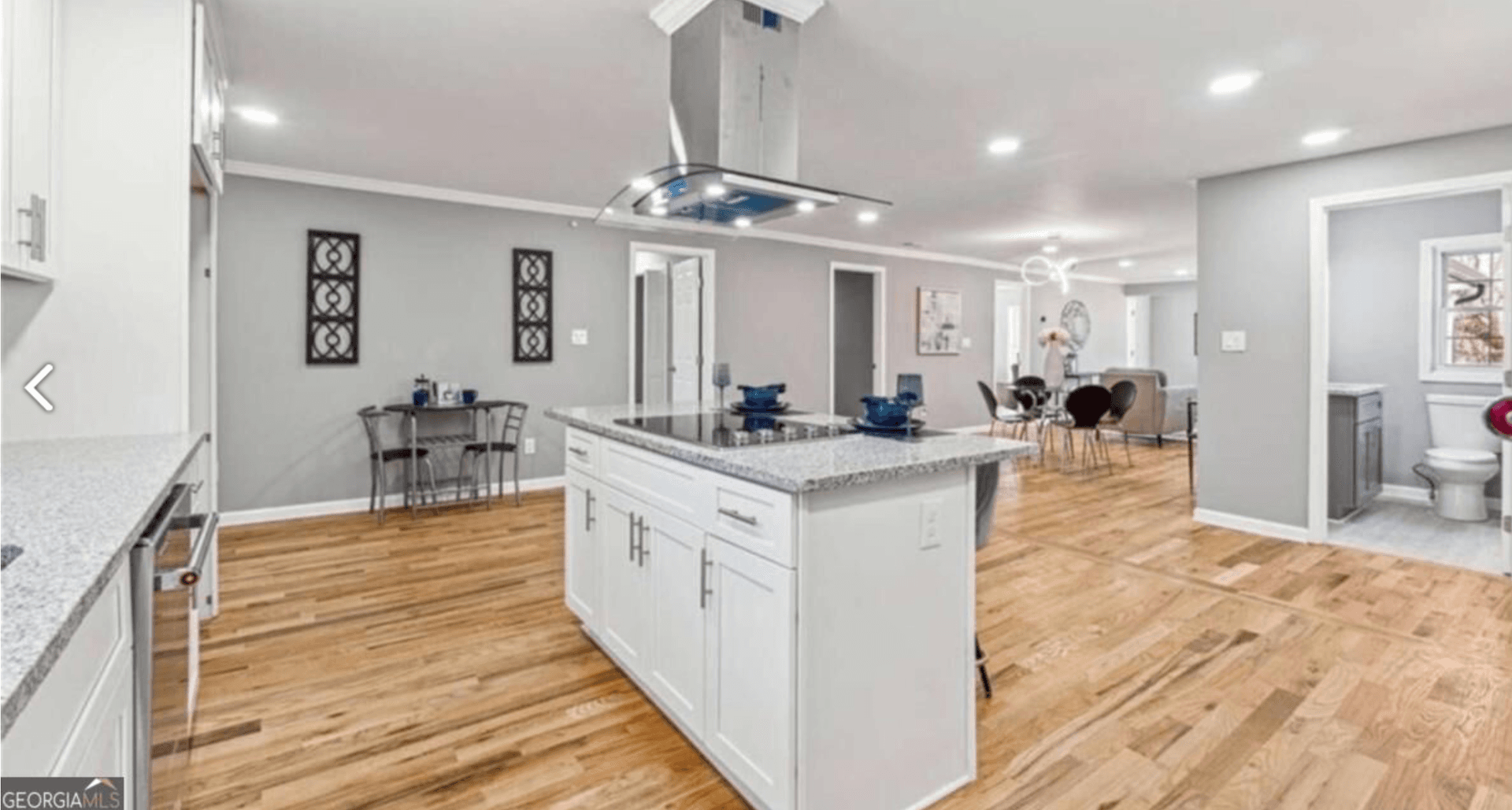 College Park House: 3482 Atlanta St