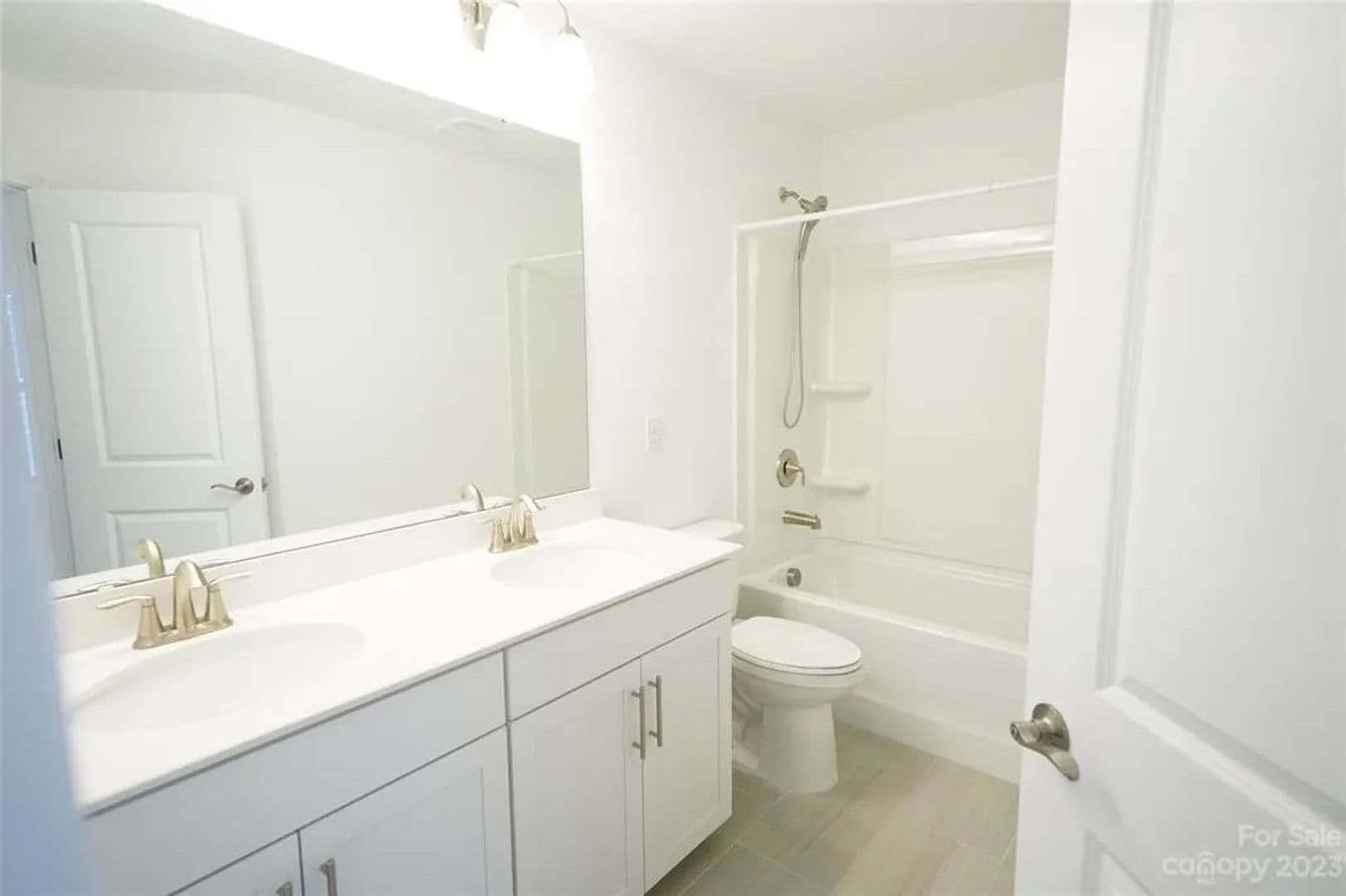Charlotte House: 22047 Lani Dr
