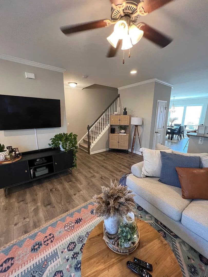 Raleigh House: 6502 Perry Creek Rd