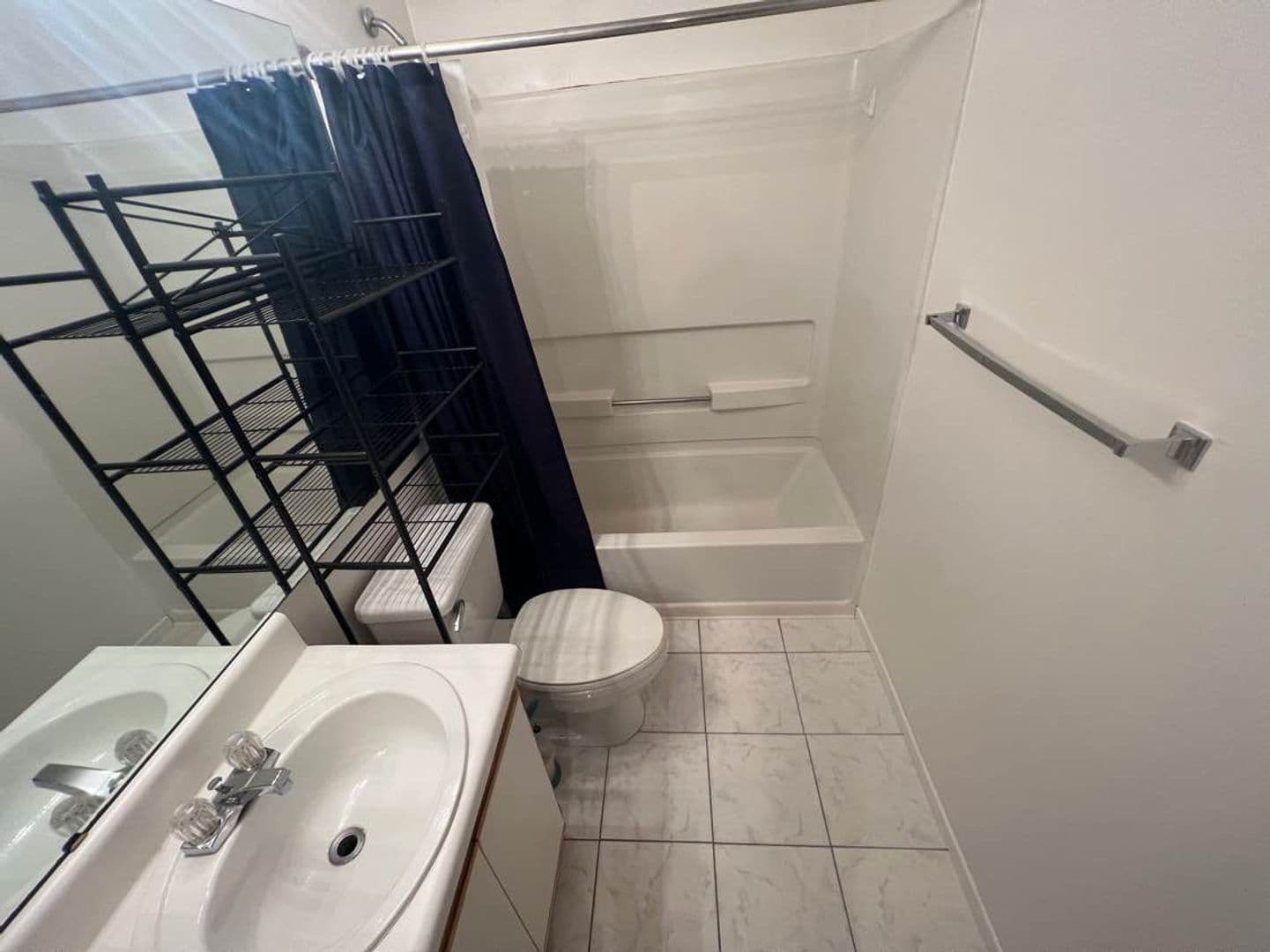 Raleigh House: 1411 Collegiate Cir
