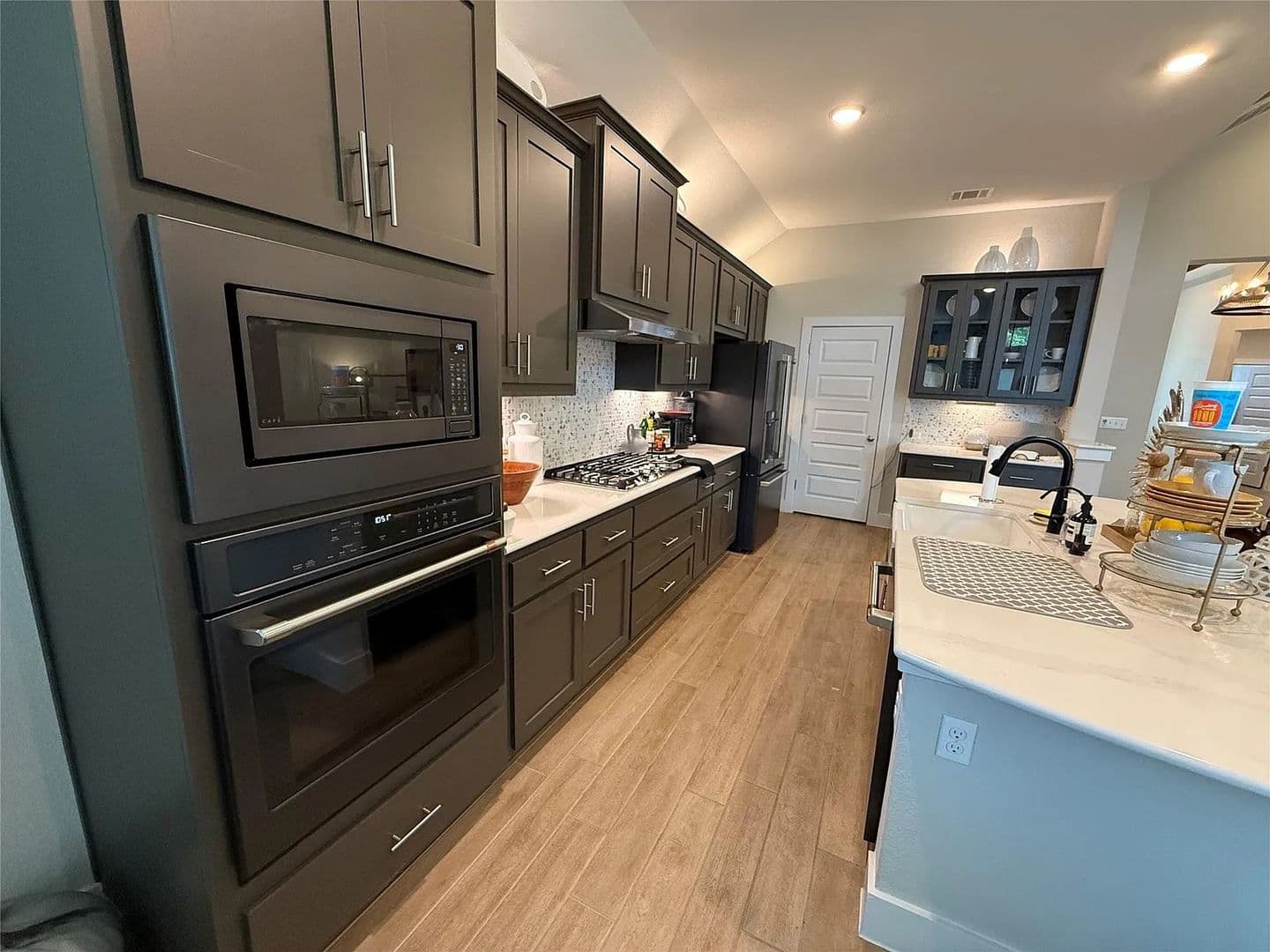 Leander House: 813 Craven Hill Ln