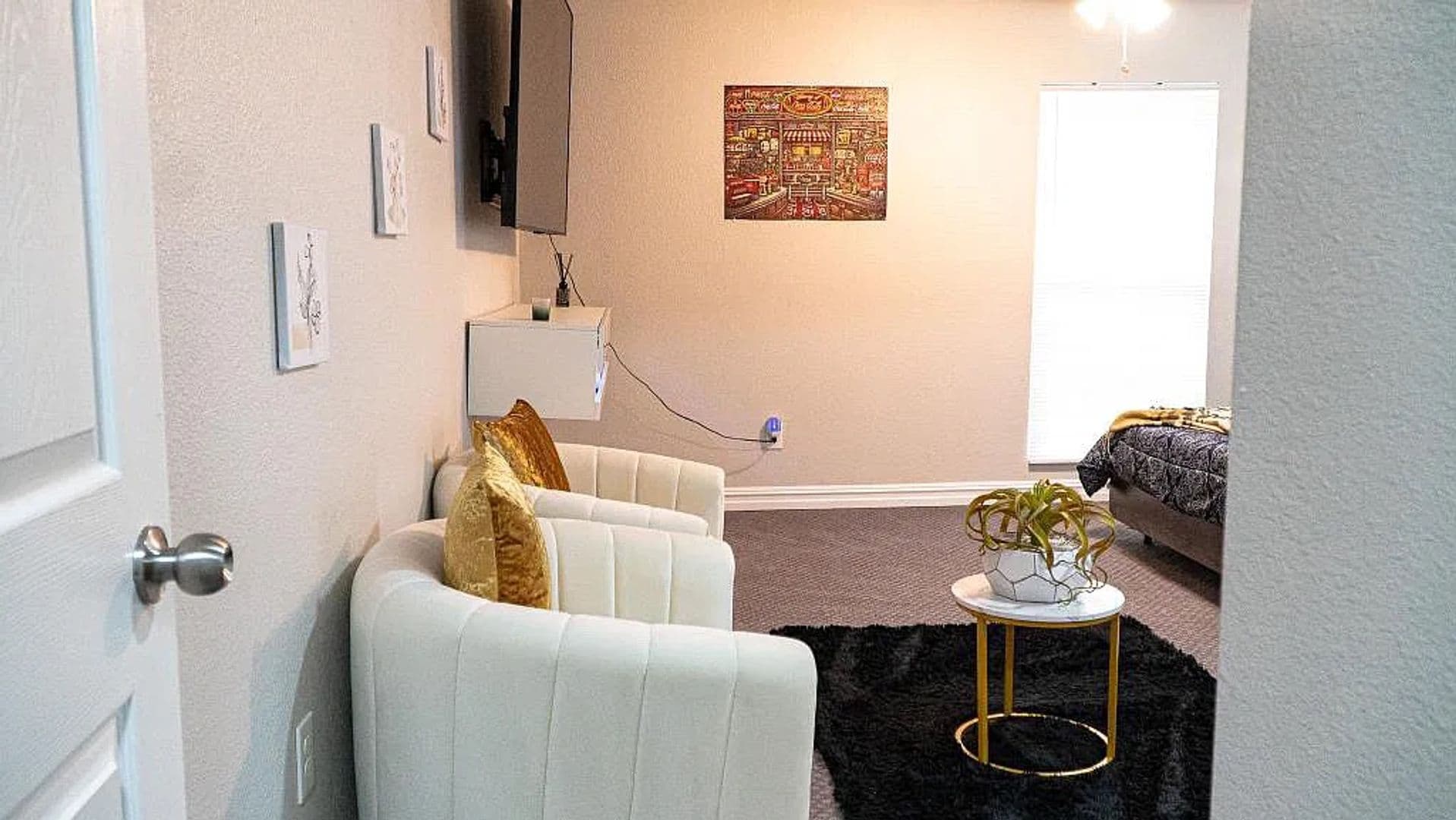 Mesquite House: 1715 Crestridge Dr