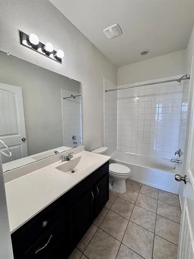 Round Rock House: 1001 Zodiac Ln