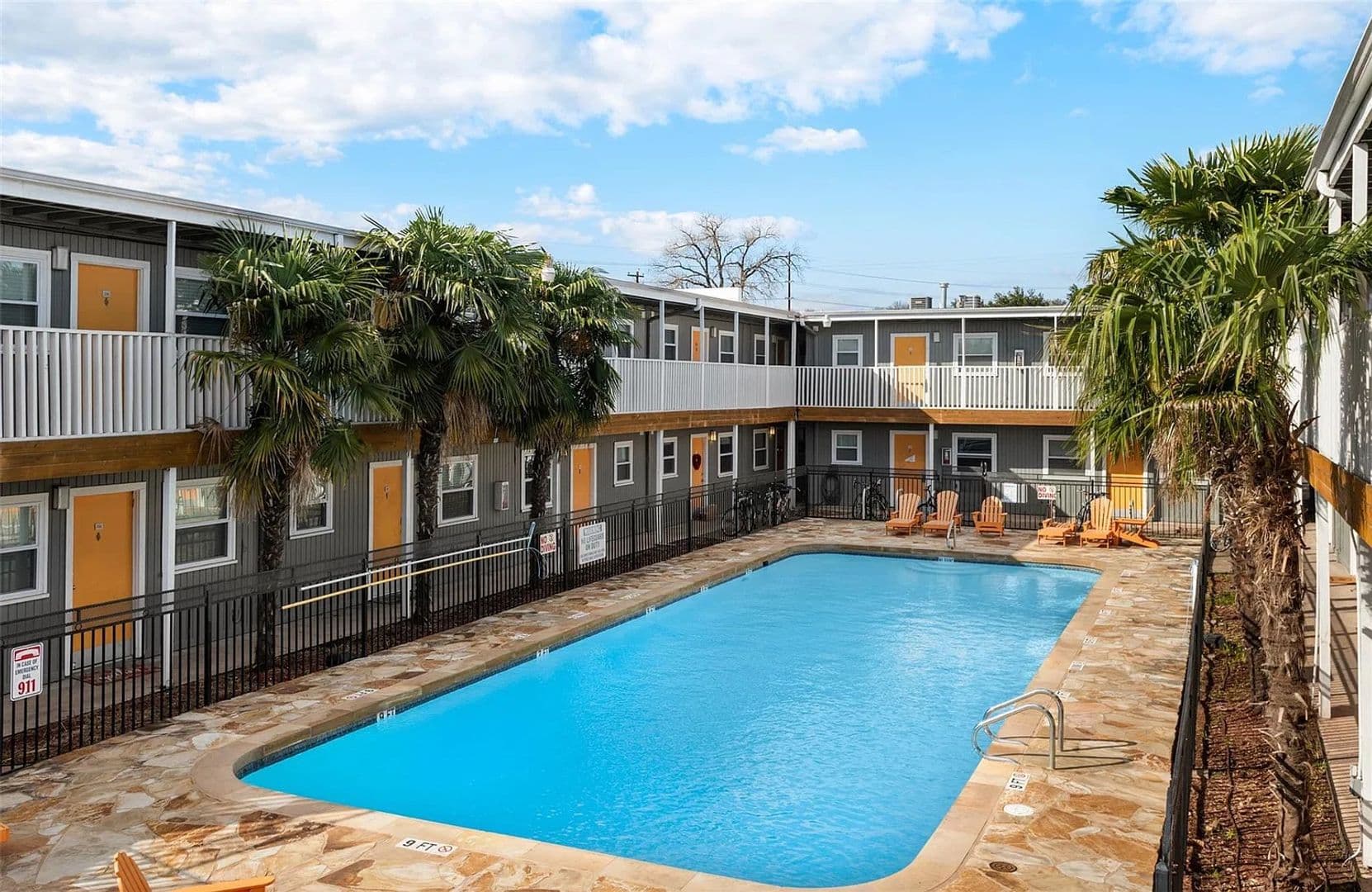 Austin House: 2401 Manor Rd