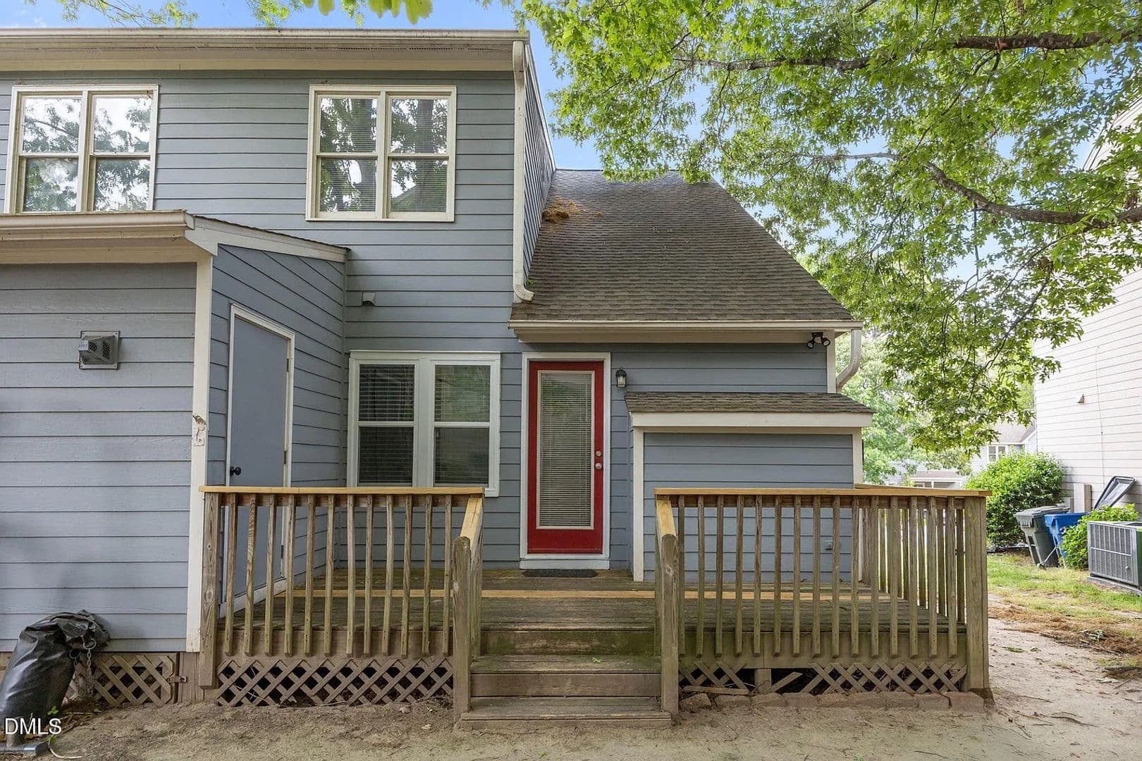 Raleigh House: 1627 Oakland Hills Way