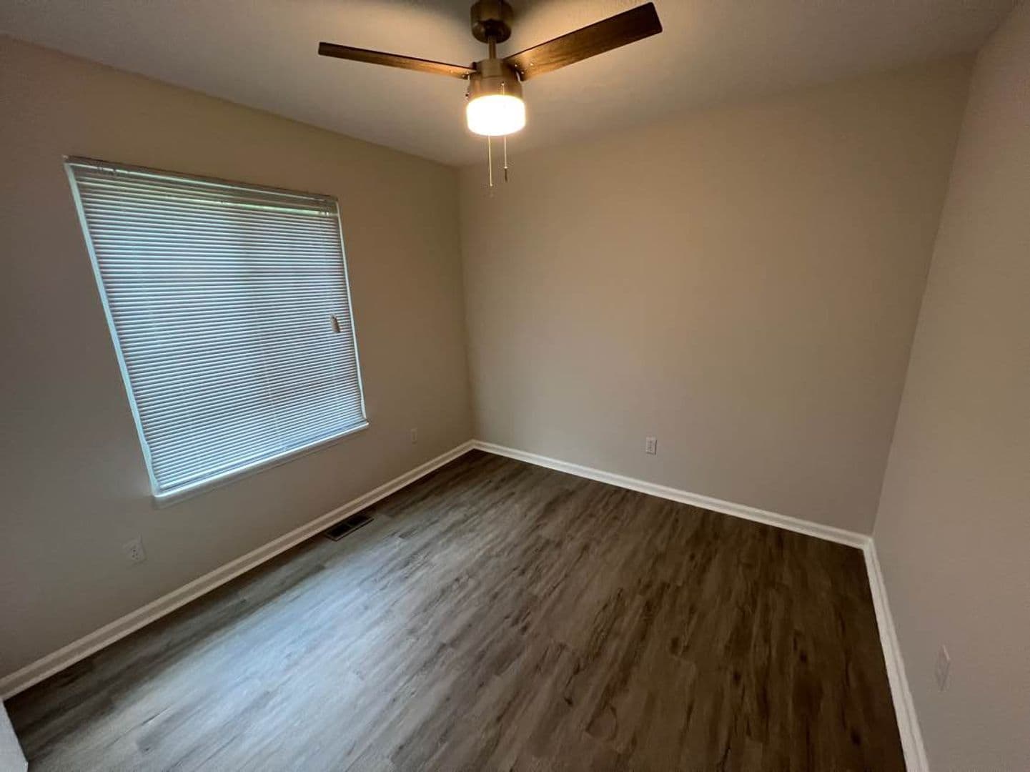 Raleigh House: 2824 Henslowe Dr
