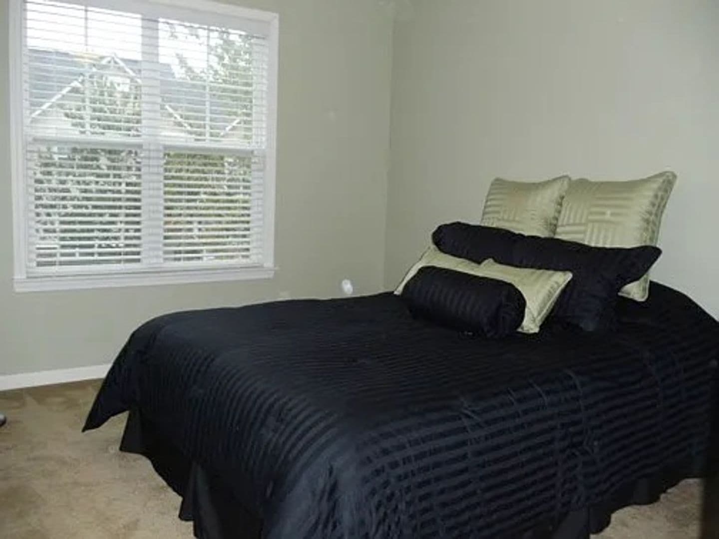 Charlotte House: 10318 McGoogan Ln