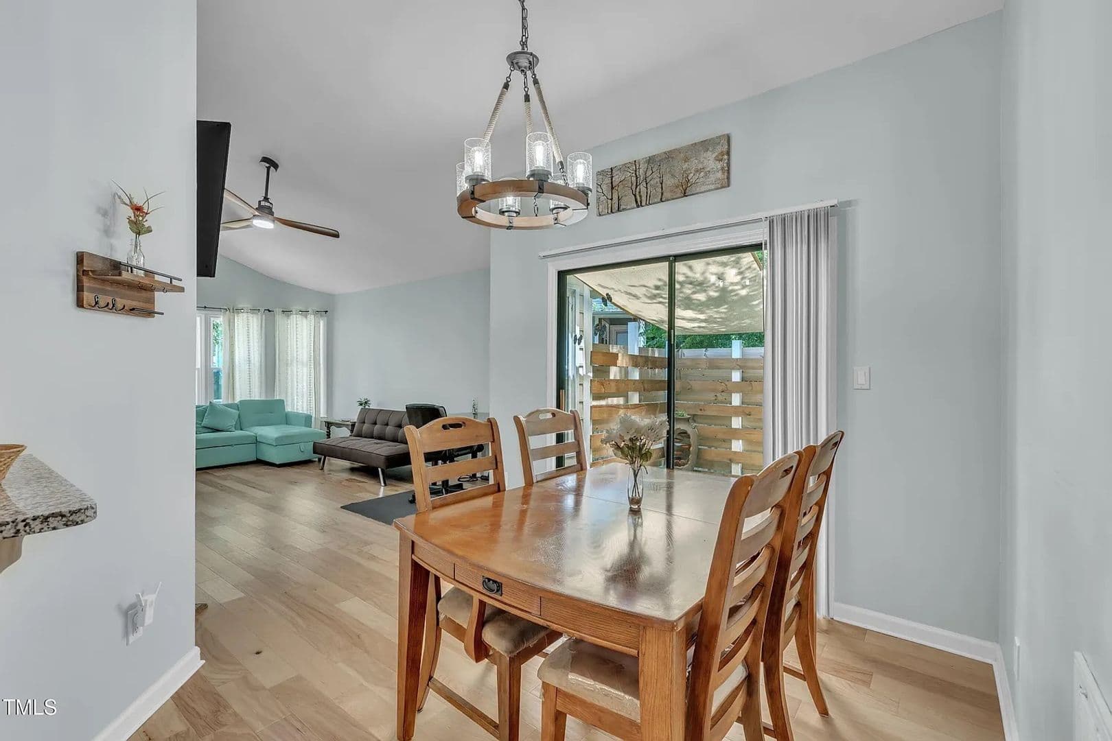 Raleigh House: 105 Tall Rock Ct