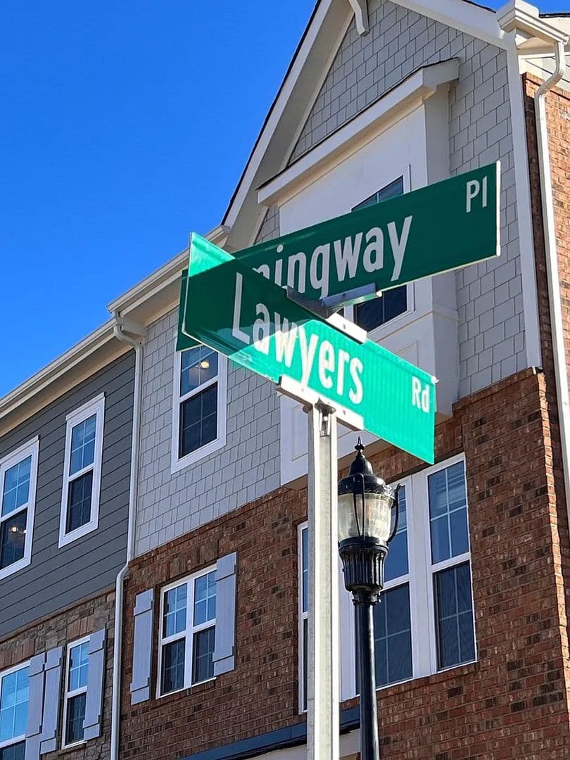 Charlotte House: 11051 Lawyers Rd