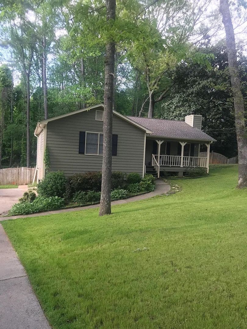 Kennesaw House: 3250 Stoney Acres Dr NW