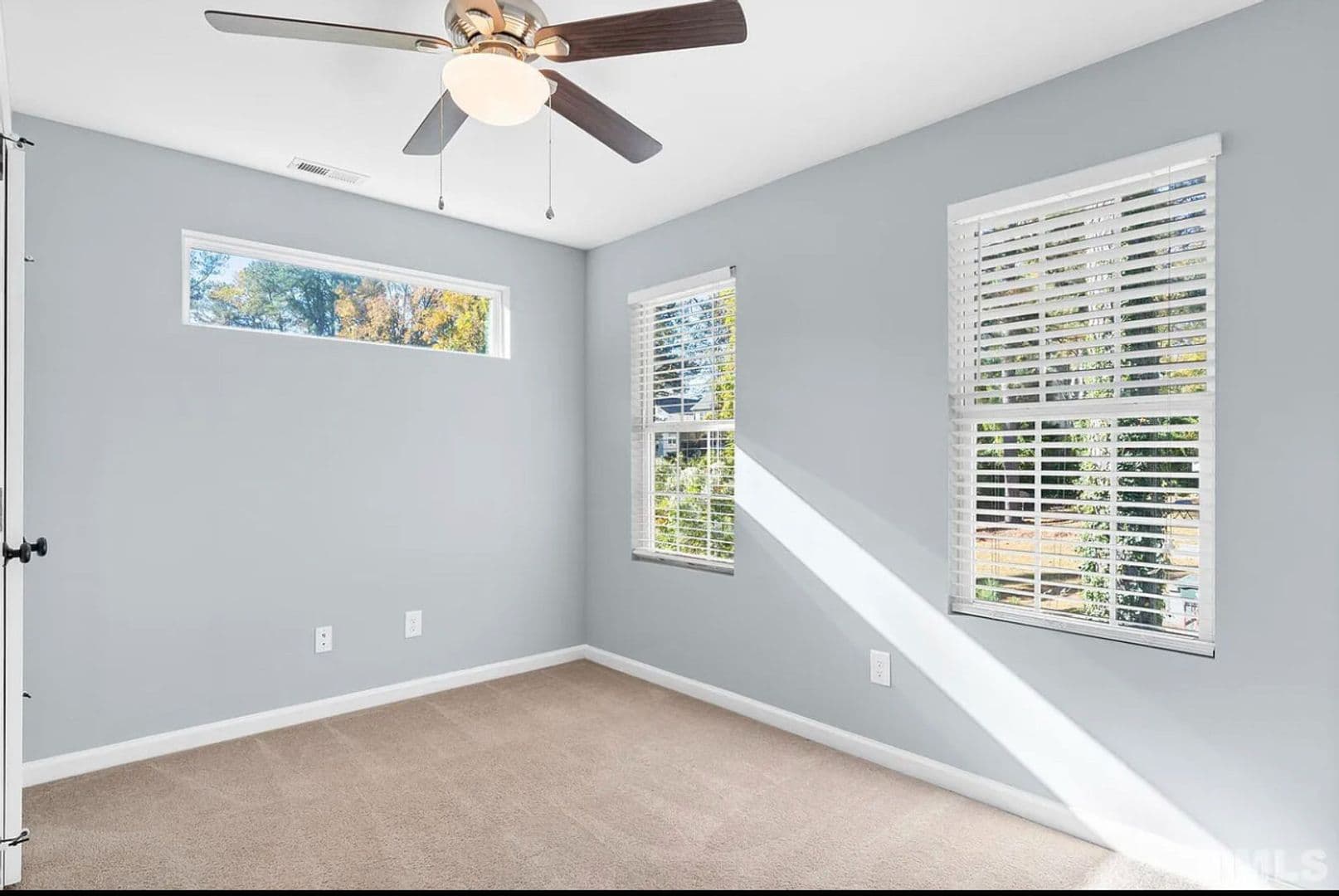 Raleigh House: 129 Pineland Cir