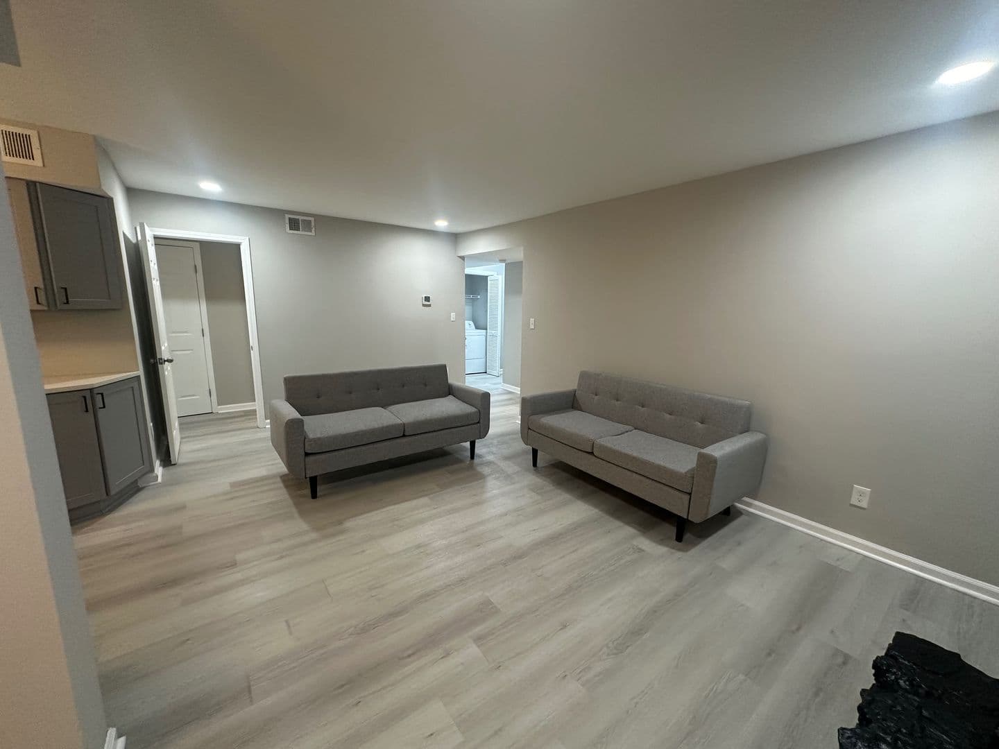 Atlanta House: 9400 Roberts Dr