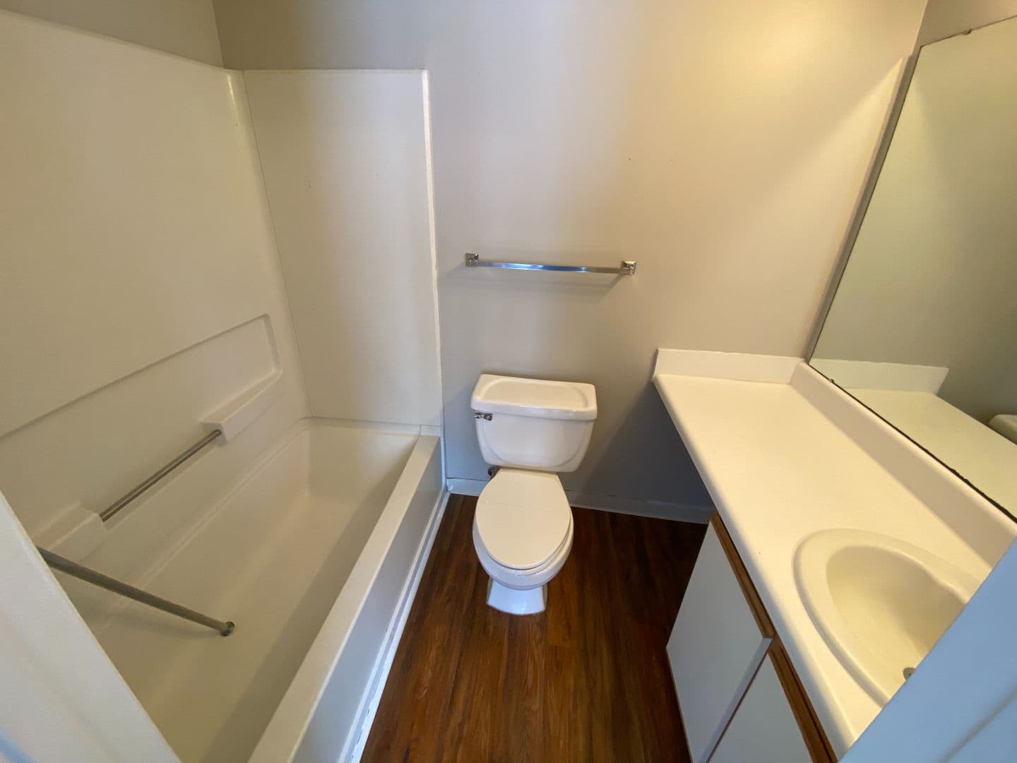 Raleigh House: 1251 #002 University Ct