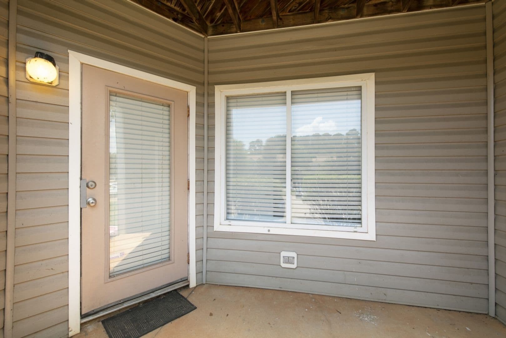 Raleigh House: 1251 #002 University Ct