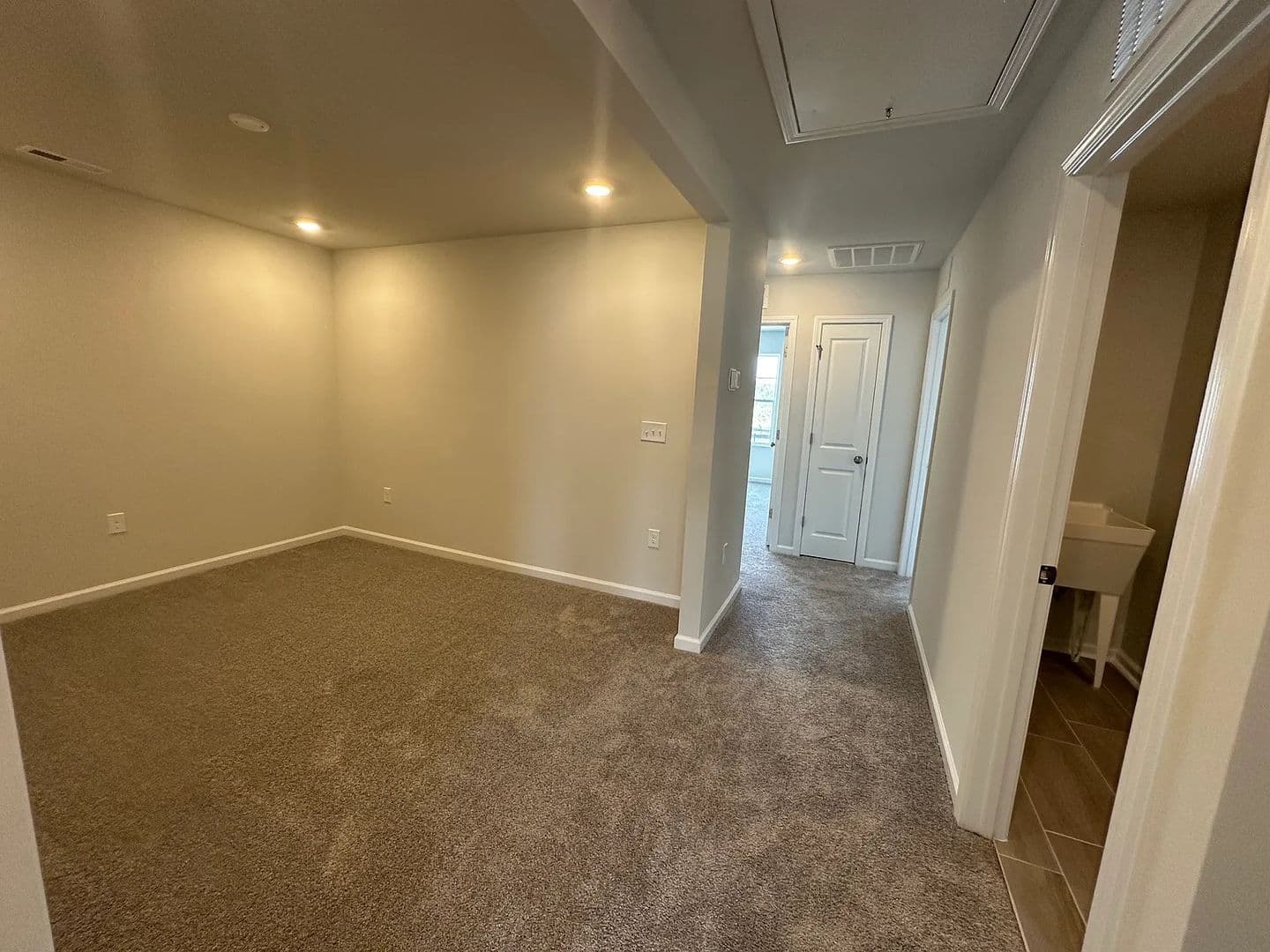 Raleigh House: 5024 Arkrose Dr