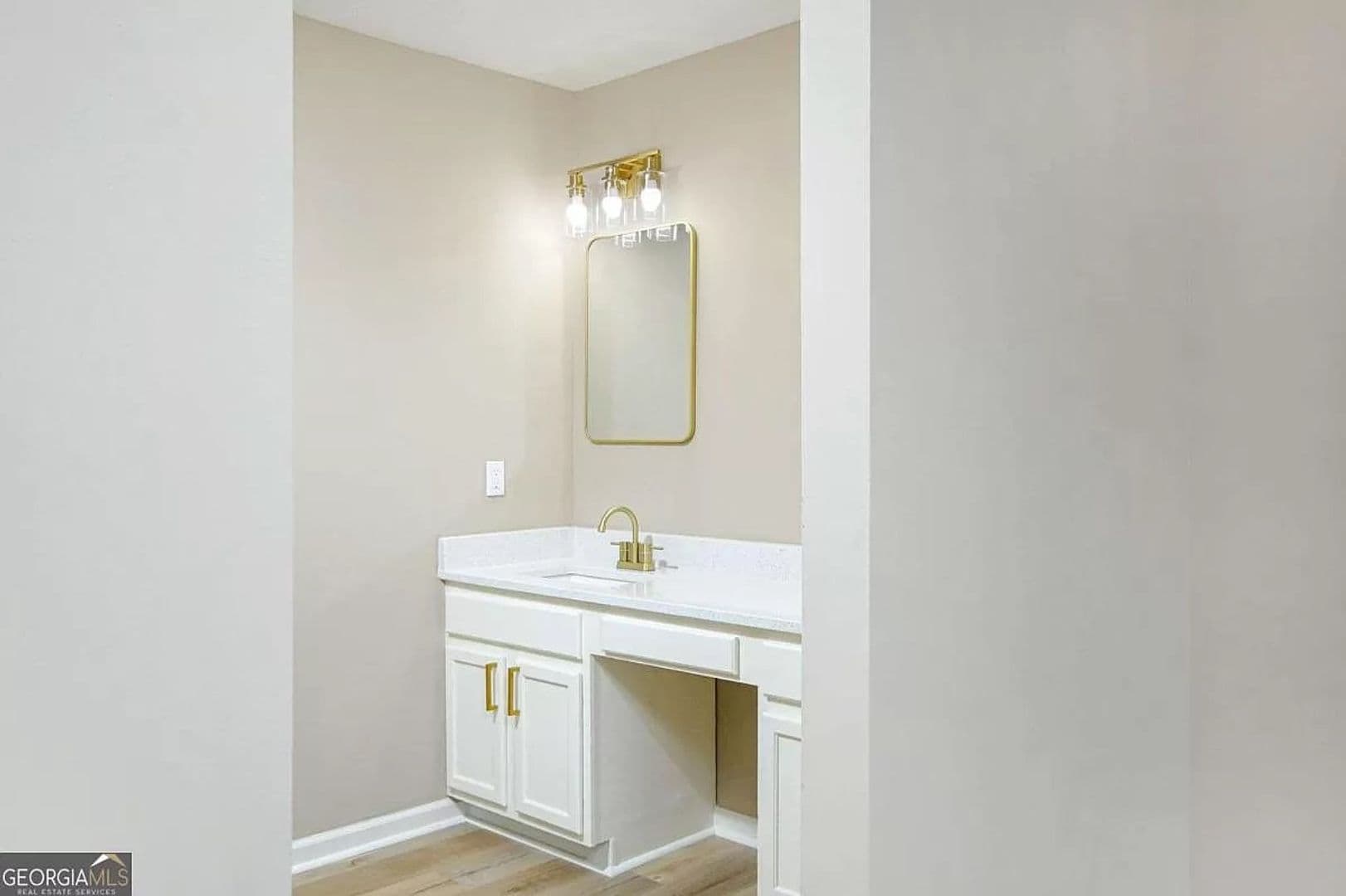 Decatur House: 3840 Brown Dr