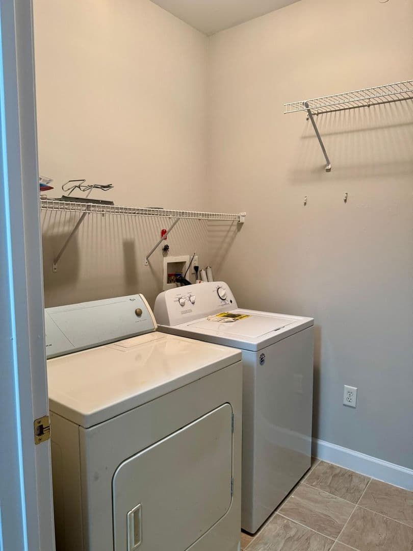 Charlotte House: 9823 Hyde Glen Ct