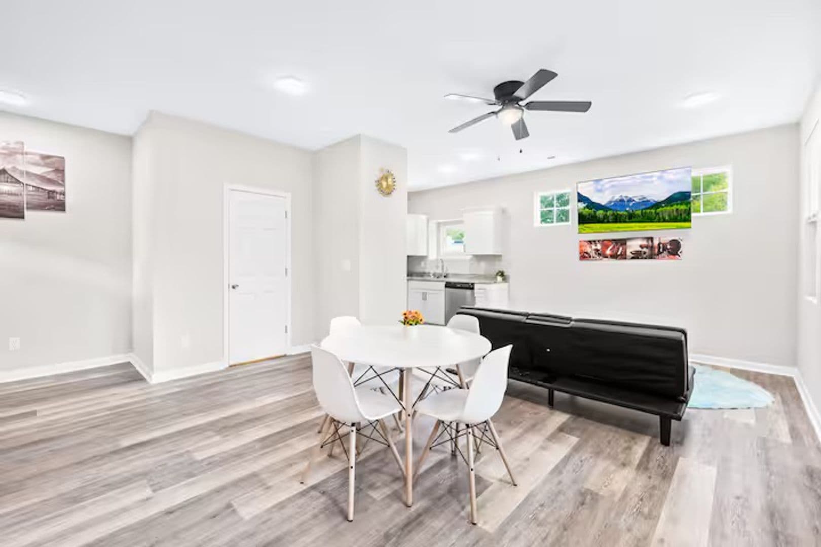 Clover House: 102 Mobley St