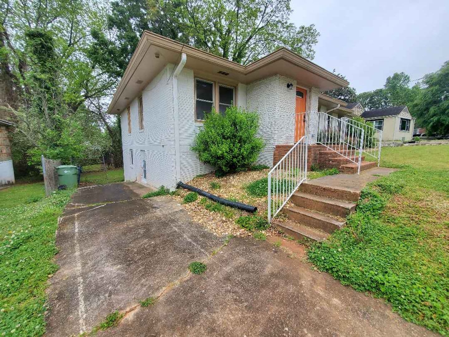 Atlanta House: 106 Morris Brown Dr SW