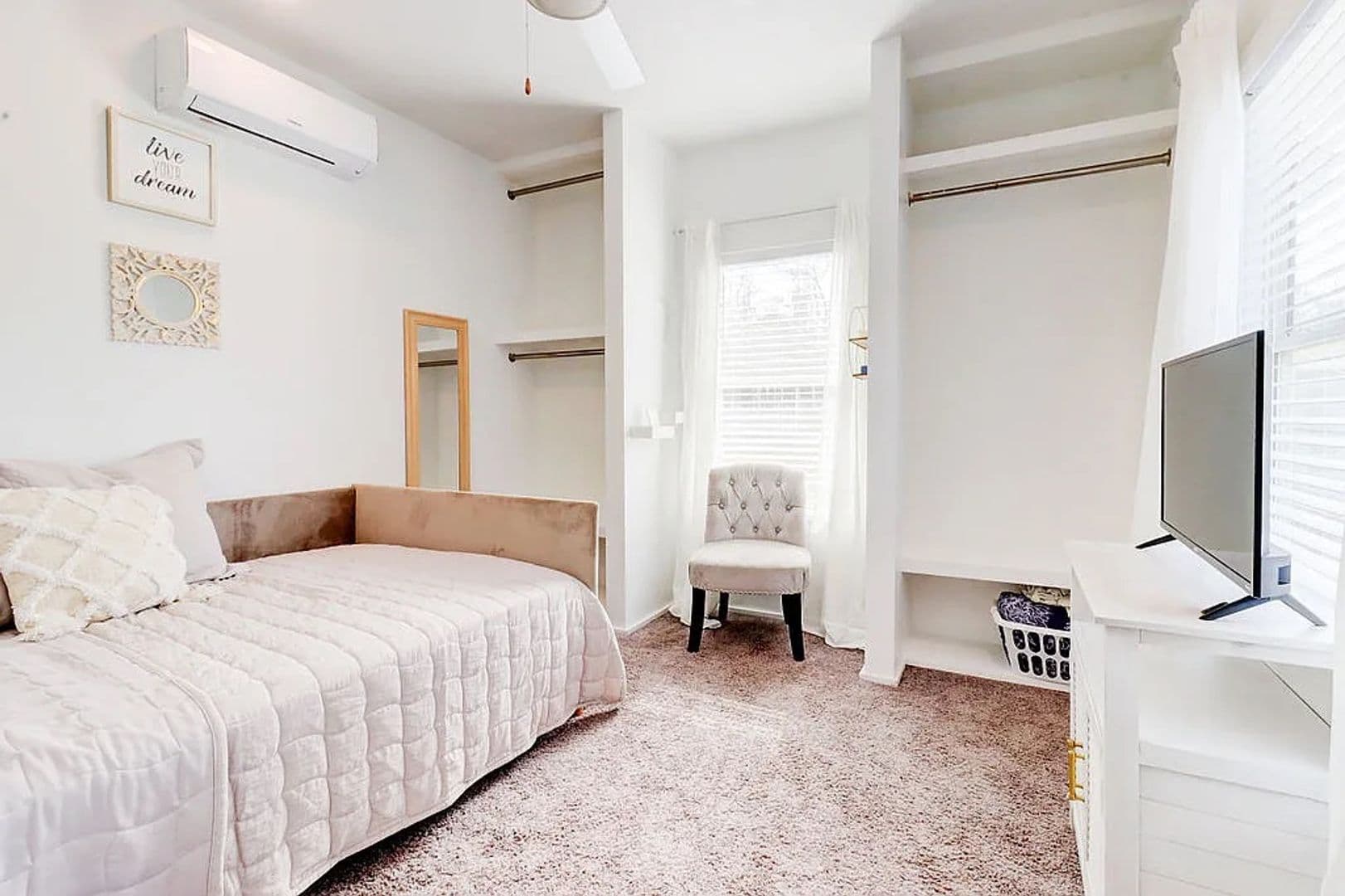 Atlanta House: 51 Bowen Ave SE