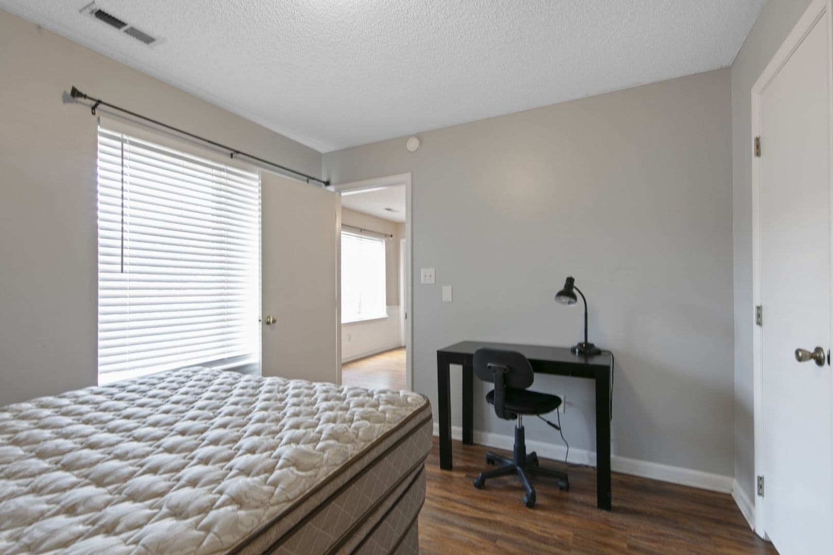 Raleigh House: 1251 #002 University Ct