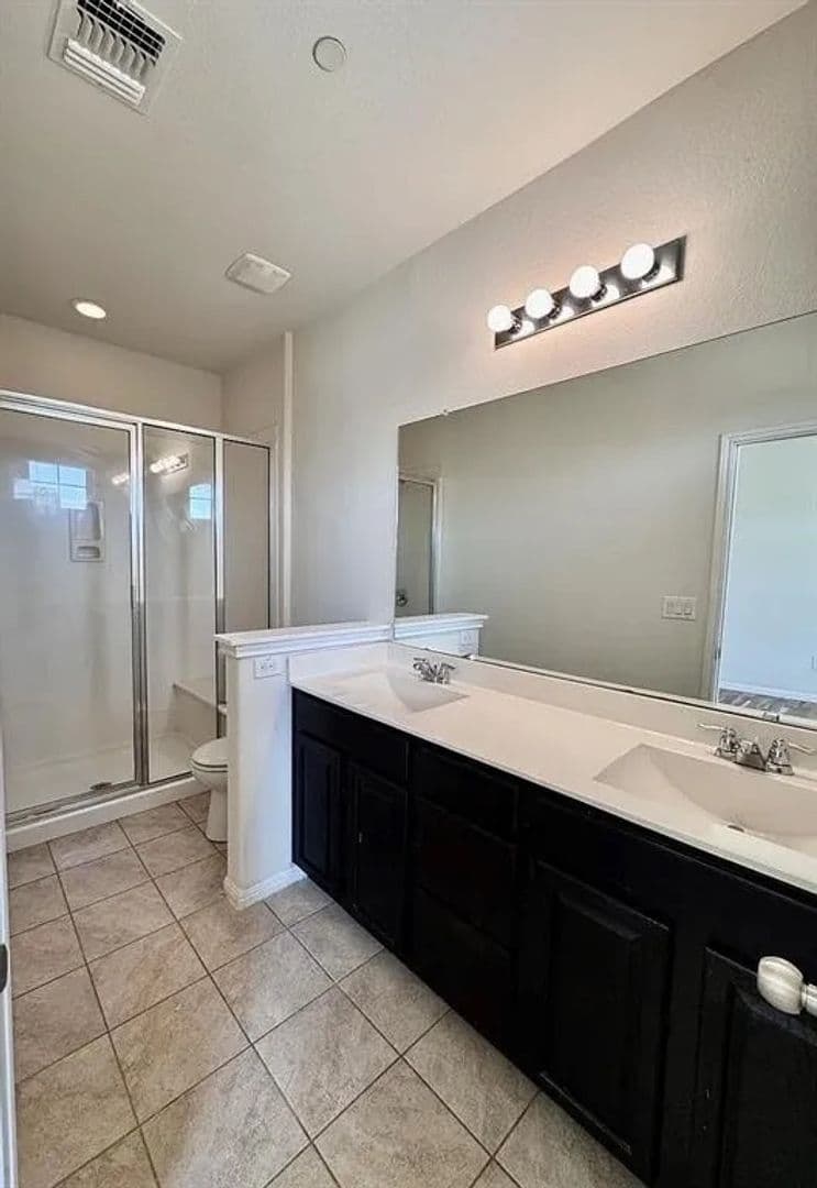 Round Rock House: 1001 Zodiac Ln