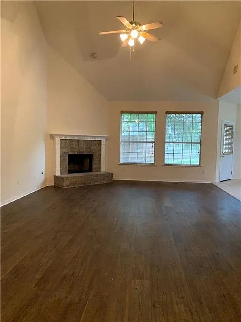 Round Rock House: 1724 Fort Grant Dr