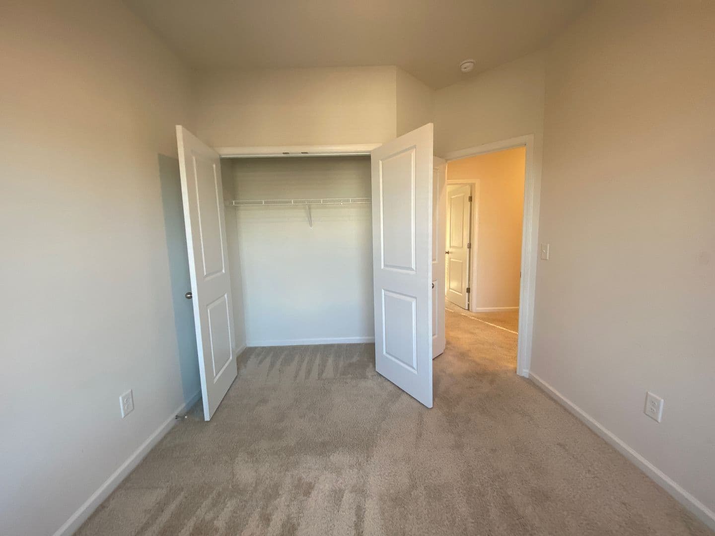 Belmont House: 1103 Johns Walk Way