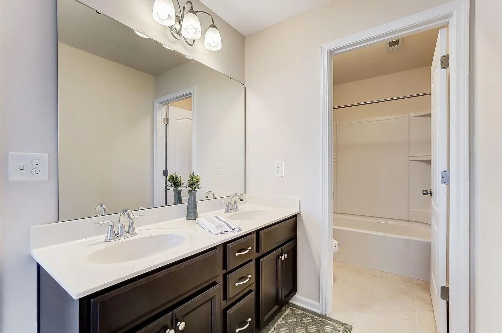 Pineville House: 14420 Green Birch Dr