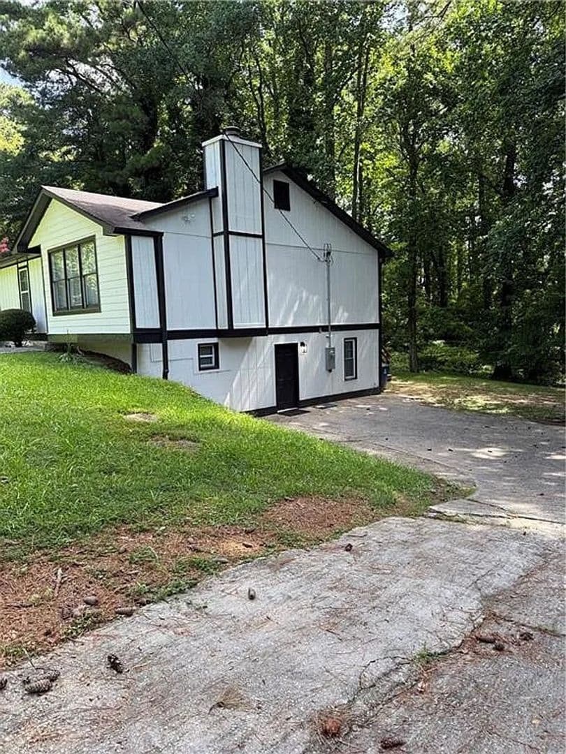 Alpharetta House: 721 Wedgewood Dr