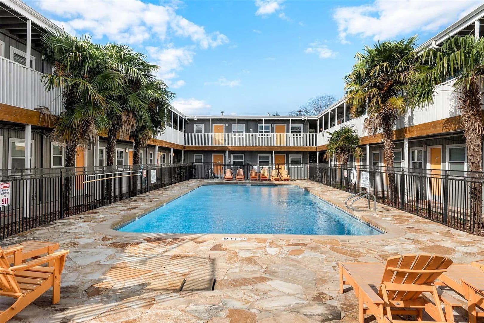 Austin House: 2401 Manor Rd