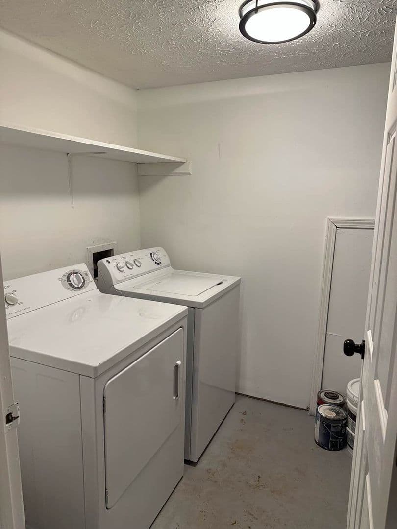 Decatur House: 3490 Newberry Trail