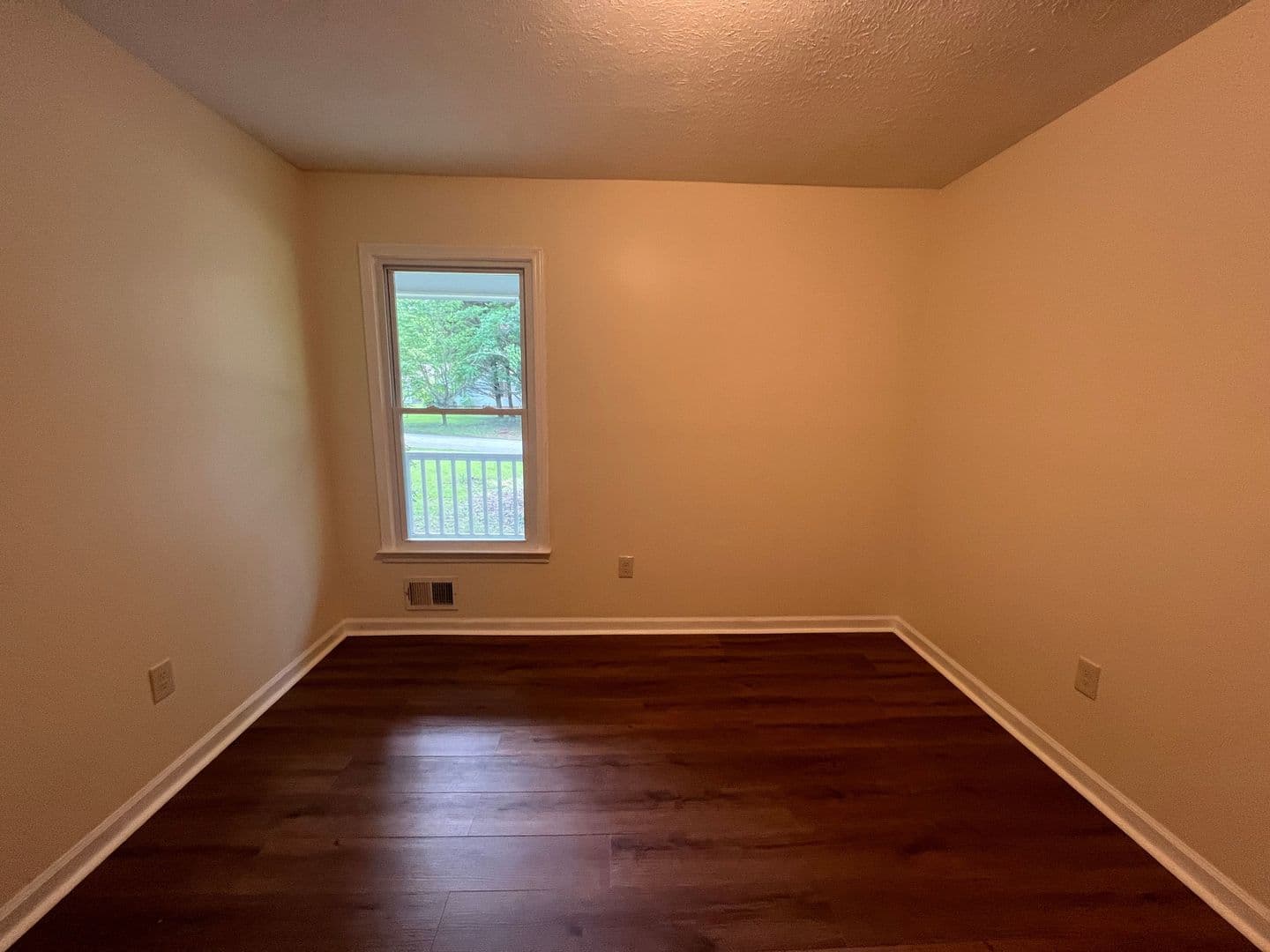 Marietta House: 2410 Hillboro Cir SW
