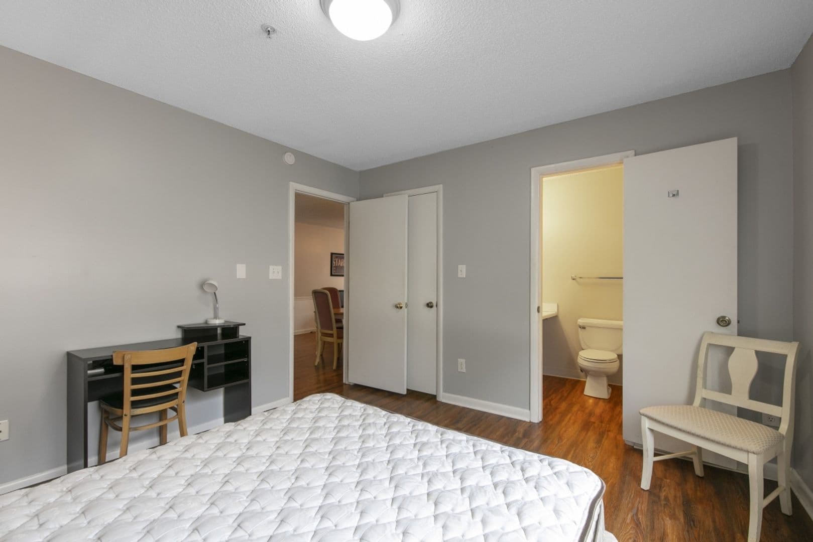 Raleigh House: 1251 #002 University Ct