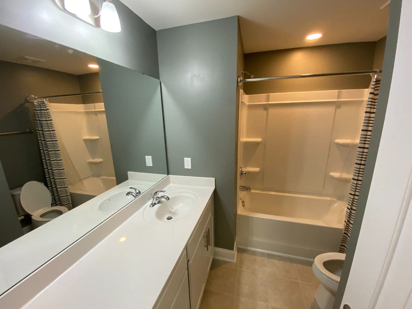 Raleigh House: 4707 Princess Lita Way