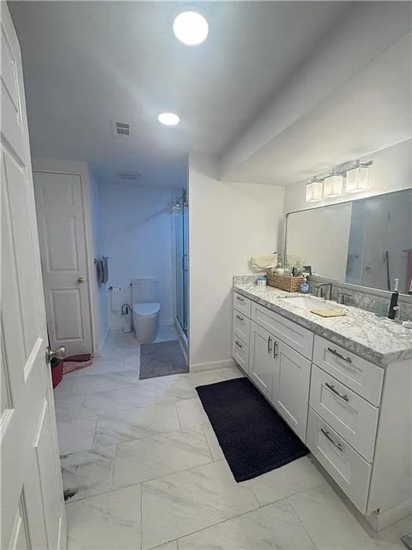 Duluth House: 4909 Glenwhite Dr